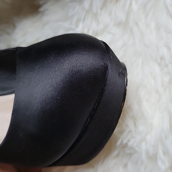 Steve Madden rhinestone heel with platform, size US 6, round cover toe - Picture 9 of 9